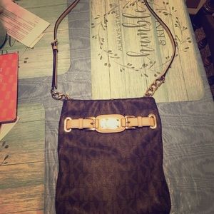 Michael kors crossbody